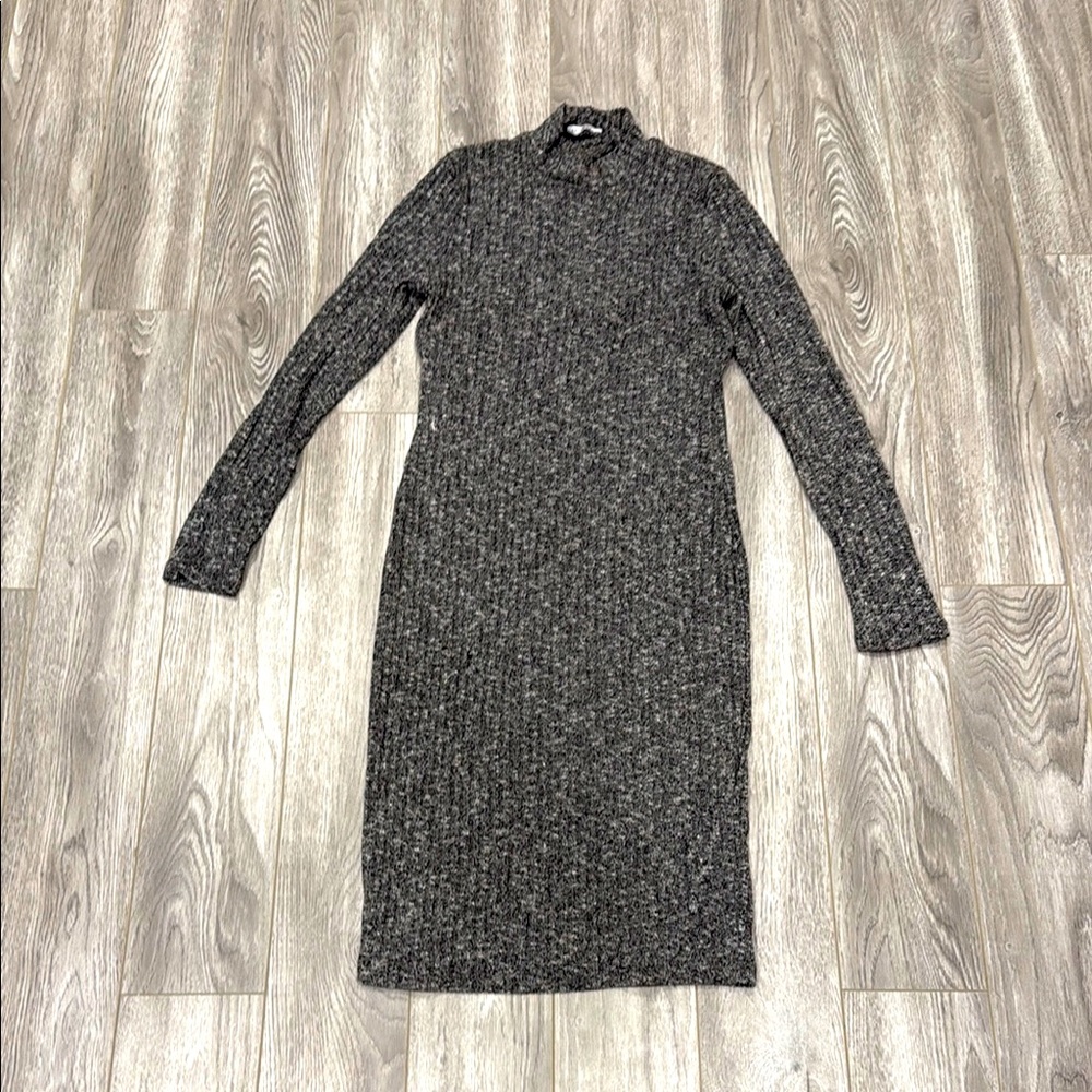 Suzy Shier Gray Long Sleeve Sheath Dress